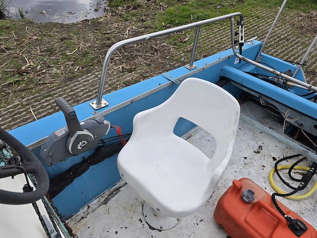 Pilot - zeewaardig - visboot met trailer en 50 pk evinrude etec - afbeelding 37 van  44