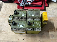 Pilz pnoz8 veiligheidsrelais (3x) - afbeelding 1 van  4