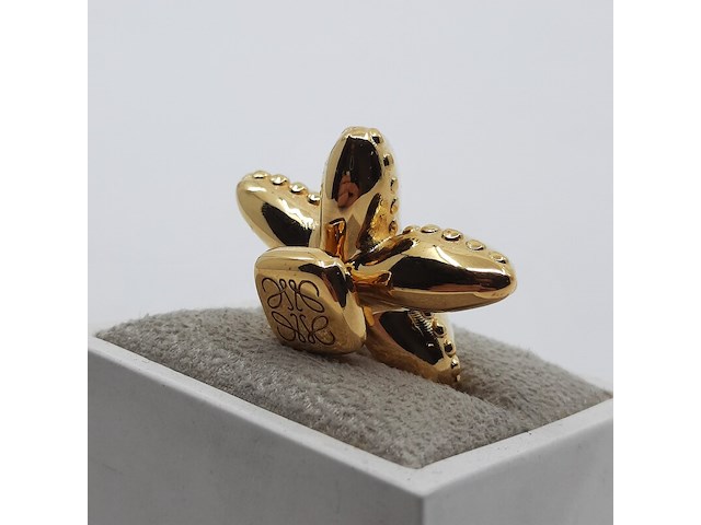 Pin, loewe - afbeelding 4 van  8