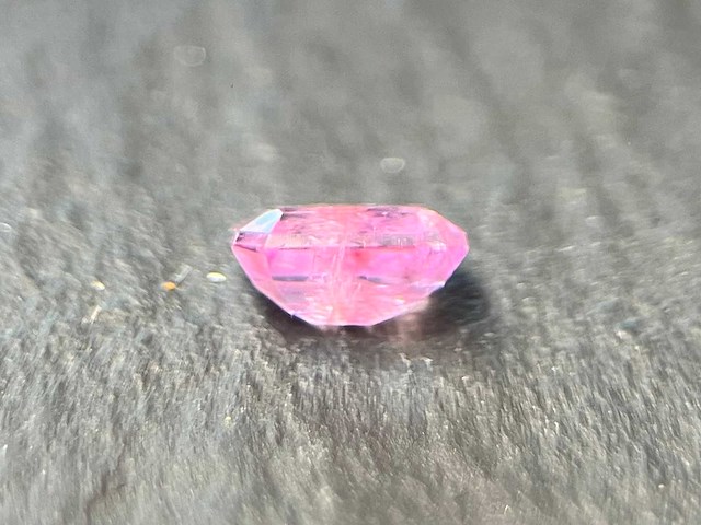 Pink sapphire 0.69 carat - afbeelding 2 van  5