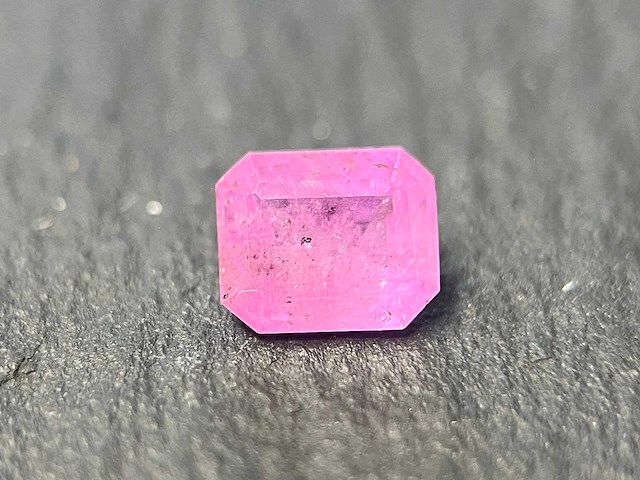 Pink sapphire 1.08 carat natuurlijke roze saffier - afbeelding 1 van  5