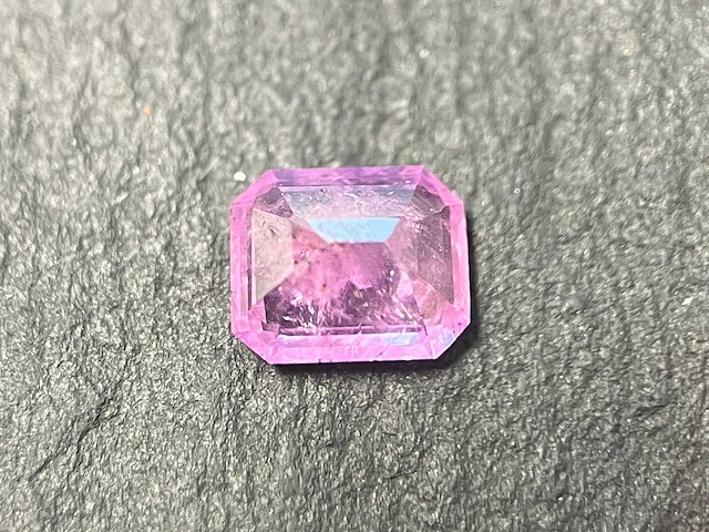 Pink sapphire 1.08 carat natuurlijke roze saffier - afbeelding 4 van  5