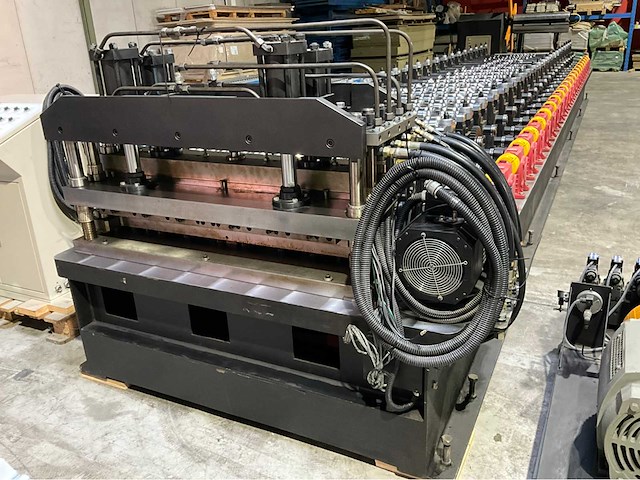 Pinnacle rd 1200 roofdeck productie rolvormlijn - afbeelding 15 van  52