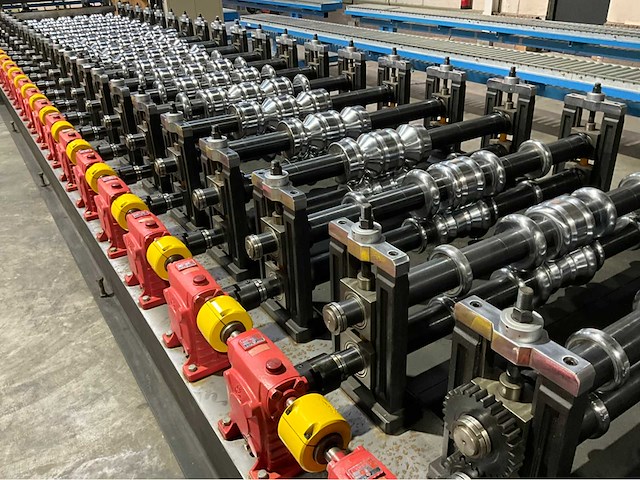 Pinnacle rd 1200 roofdeck productie rolvormlijn - afbeelding 5 van  52