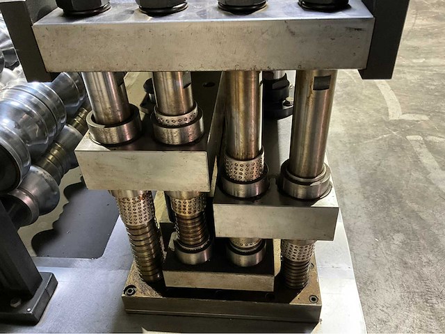 Pinnacle rd 1200 roofdeck productie rolvormlijn - afbeelding 14 van  50