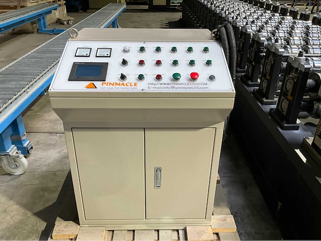 Pinnacle rd 1200 roofdeck productie rolvormlijn - afbeelding 21 van  52