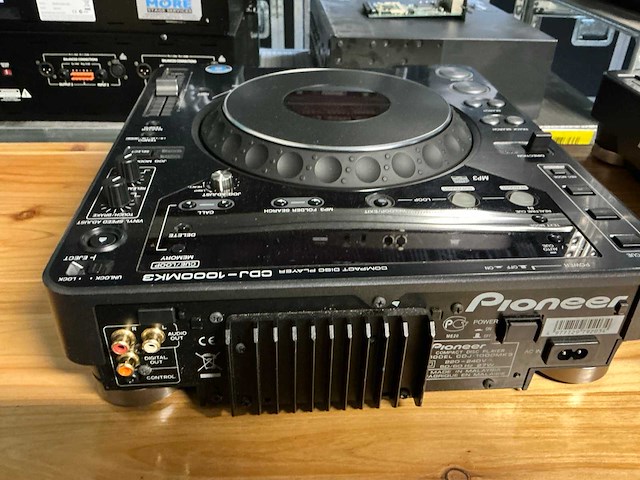 Pioneer cdj1000mkiii dj-gear (2x) - afbeelding 10 van  12