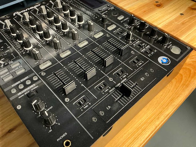Pioneer djm800 dj mixer - afbeelding 5 van  10
