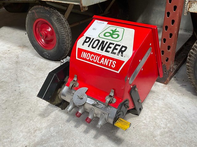 Pioneer inoculants granulaatstrooier - afbeelding 3 van  3