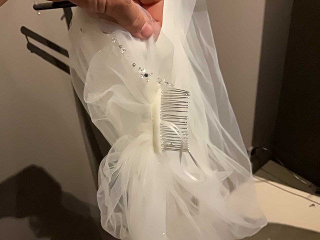 Piorier - sluiers - partij kleding - afbeelding 6 van  26