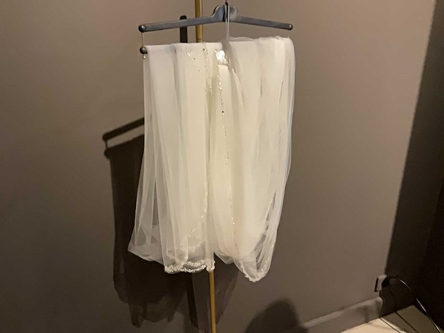 Piorier - sluiers - partij kleding - afbeelding 8 van  26