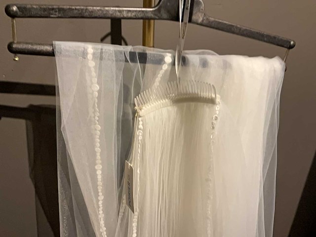 Piorier - sluiers - partij kleding - afbeelding 11 van  26