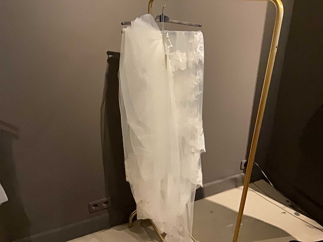 Piorier - sluiers - partij kleding - afbeelding 14 van  26