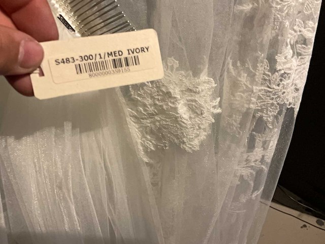 Piorier - sluiers - partij kleding - afbeelding 16 van  26