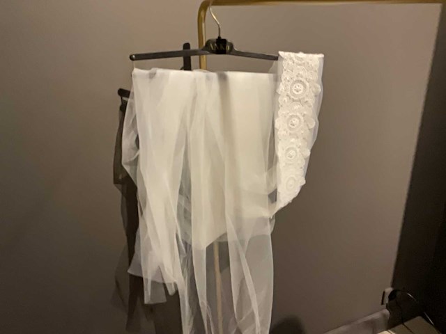 Piorier - sluiers - partij kleding - afbeelding 22 van  26