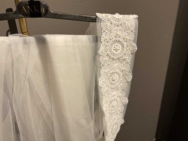 Piorier - sluiers - partij kleding - afbeelding 23 van  26