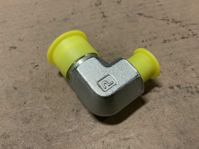 Pipe to tube elbow (16x) - afbeelding 1 van  4