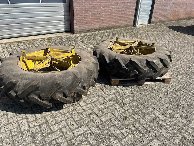 Pirelli - 16.9r38 - band, wiel en velg - afbeelding 1 van  4