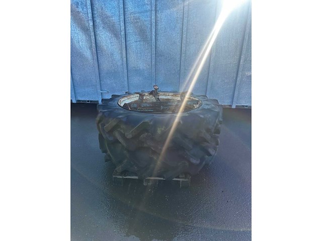 Pirelli - landbouwband cinturato 13.6-38 met velg en spaken (2x) - afbeelding 2 van  3