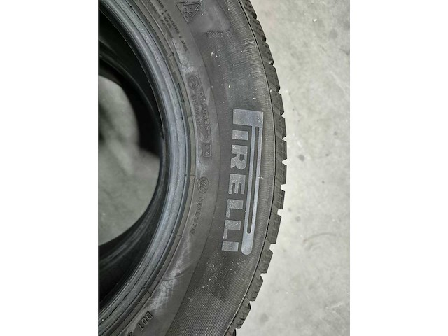 Pirelli - winterbanden - 195/65 r15 - autobanden (2x) - afbeelding 3 van  4