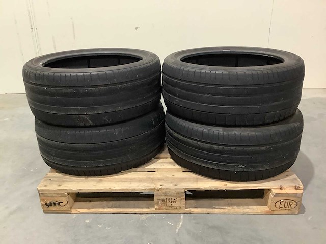 Pirelli 255/40 r20 autoband (4x) - afbeelding 1 van  5