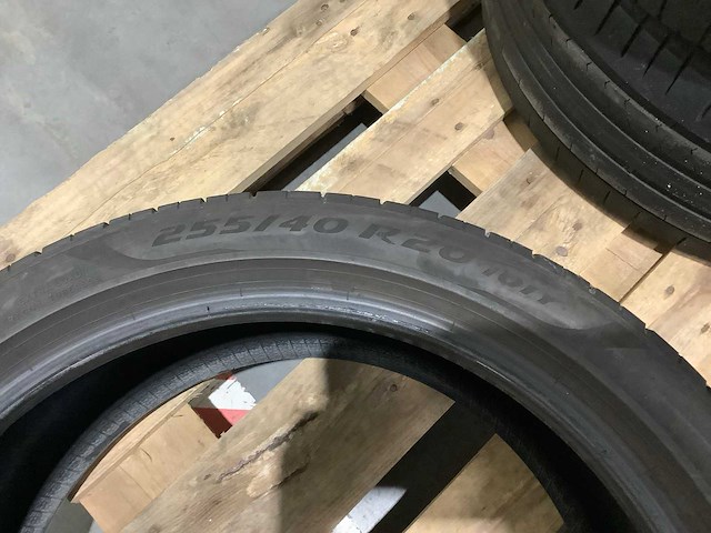 Pirelli 255/40 r20 autoband (4x) - afbeelding 3 van  5