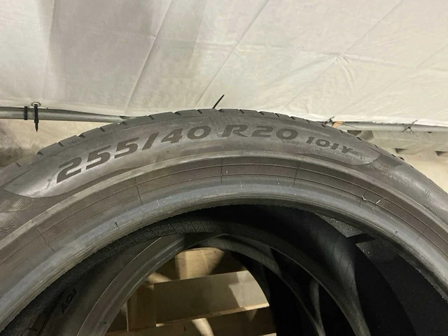 Pirelli 255/40 r20 autoband (4x) - afbeelding 5 van  5