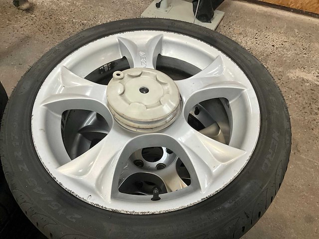 Pirelli autoband op azev velg (4x) - afbeelding 2 van  6