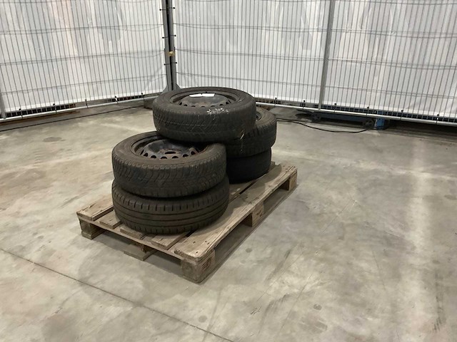 Pirelli en continental - autoband (5x) - afbeelding 1 van  9