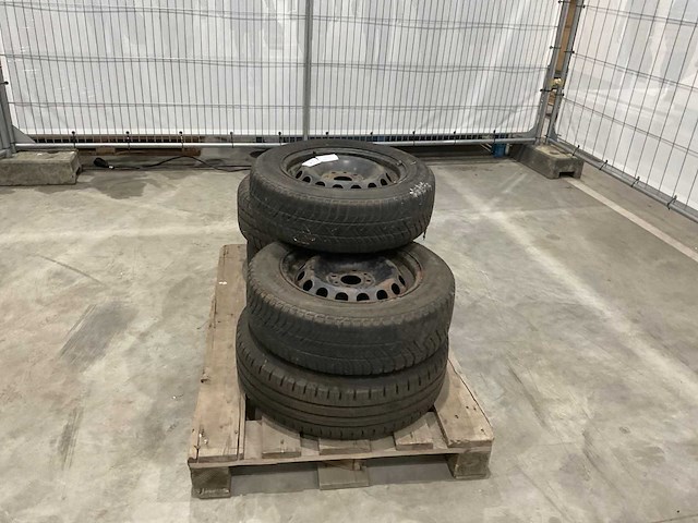 Pirelli en continental - autoband (5x) - afbeelding 3 van  9