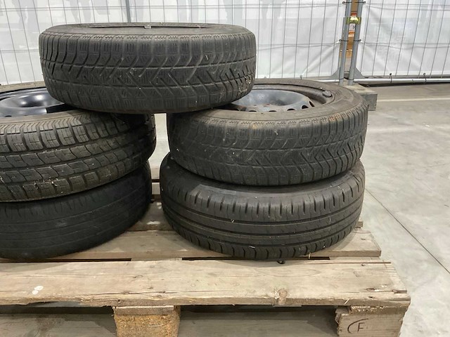 Pirelli en continental - autoband (5x) - afbeelding 8 van  9