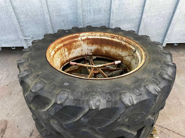 Pirelli – landbouwband tm700 480/70 r38 dubbellucht met velg en spaken (2x) - afbeelding 4 van  4