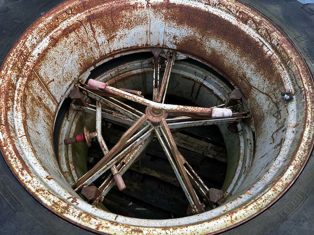 Pirelli – landbouwband tm700 480/70 r38 dubbellucht met velg en spaken (2x) - afbeelding 2 van  4