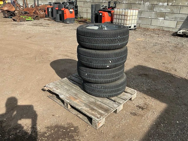 Pirelli scorpion 235/60r18 autoband (4x) - afbeelding 3 van  9