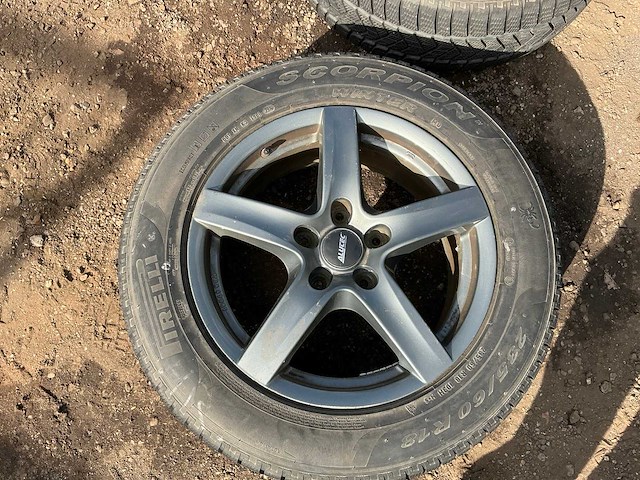 Pirelli scorpion 235/60r18 autoband (4x) - afbeelding 6 van  9