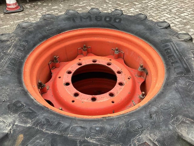 Pirelli tm 800 landbouwband met velg - afbeelding 4 van  7