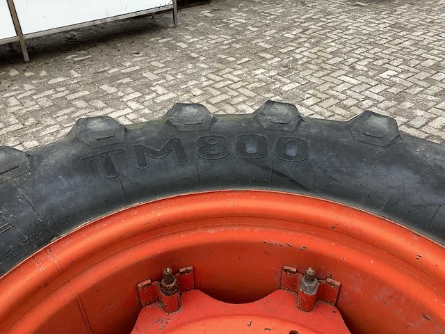 Pirelli tm 800 landbouwband met velg - afbeelding 6 van  7