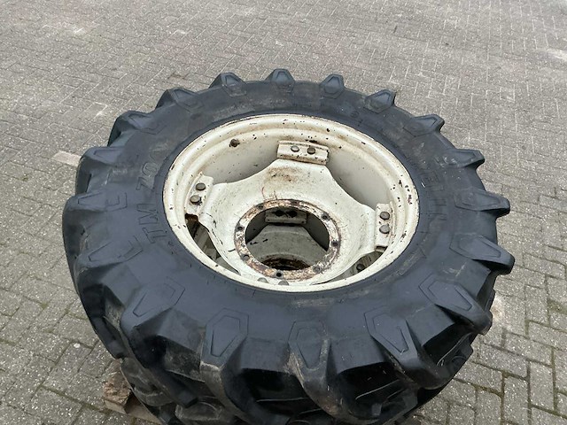 Pirelli tm700 240/70 r28 wielen (2x) - afbeelding 3 van  6