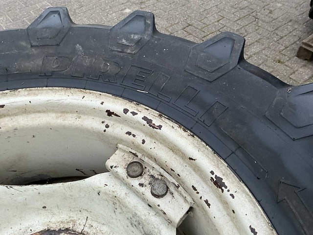 Pirelli tm700 240/70 r28 wielen (2x) - afbeelding 5 van  6
