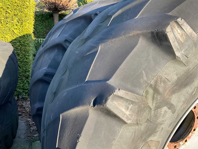 Pirelli tm800 band met velg - afbeelding 5 van  8