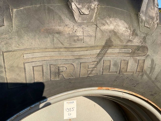 Pirelli tm800 band met velg - afbeelding 6 van  8