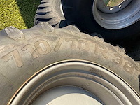 Pirelli tm800 band met velg - afbeelding 8 van  8