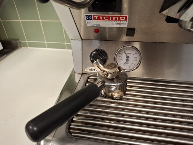 Pistonmachine met bonenmaler, sm, 100 e dtc - afbeelding 10 van  12