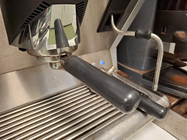 Pistonmachine met bonenmaler, sm, 100 e dtc - afbeelding 11 van  12