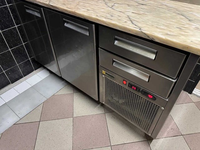 Pizza koelwerkbank - afbeelding 4 van  9