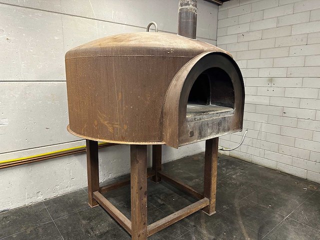 Pizza-oven houtgestookt - afbeelding 2 van  2