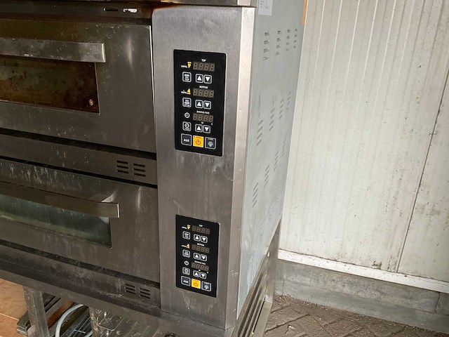 Pizza oven mge-2y-4b incl onderstel - afbeelding 1 van  2