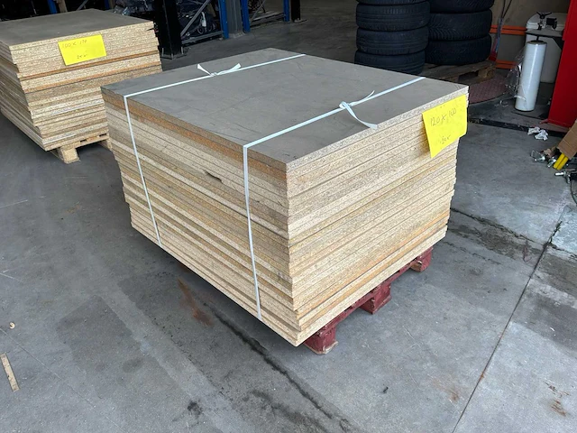 Plaatmateriaal 120x100x3 cm - afbeelding 1 van  3