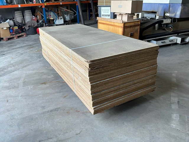 Plaatmateriaal 271x110x3 cm - afbeelding 1 van  4