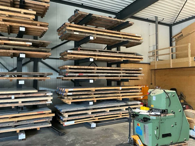 Plaatmateriaal in 1 stelling - afbeelding 1 van  8